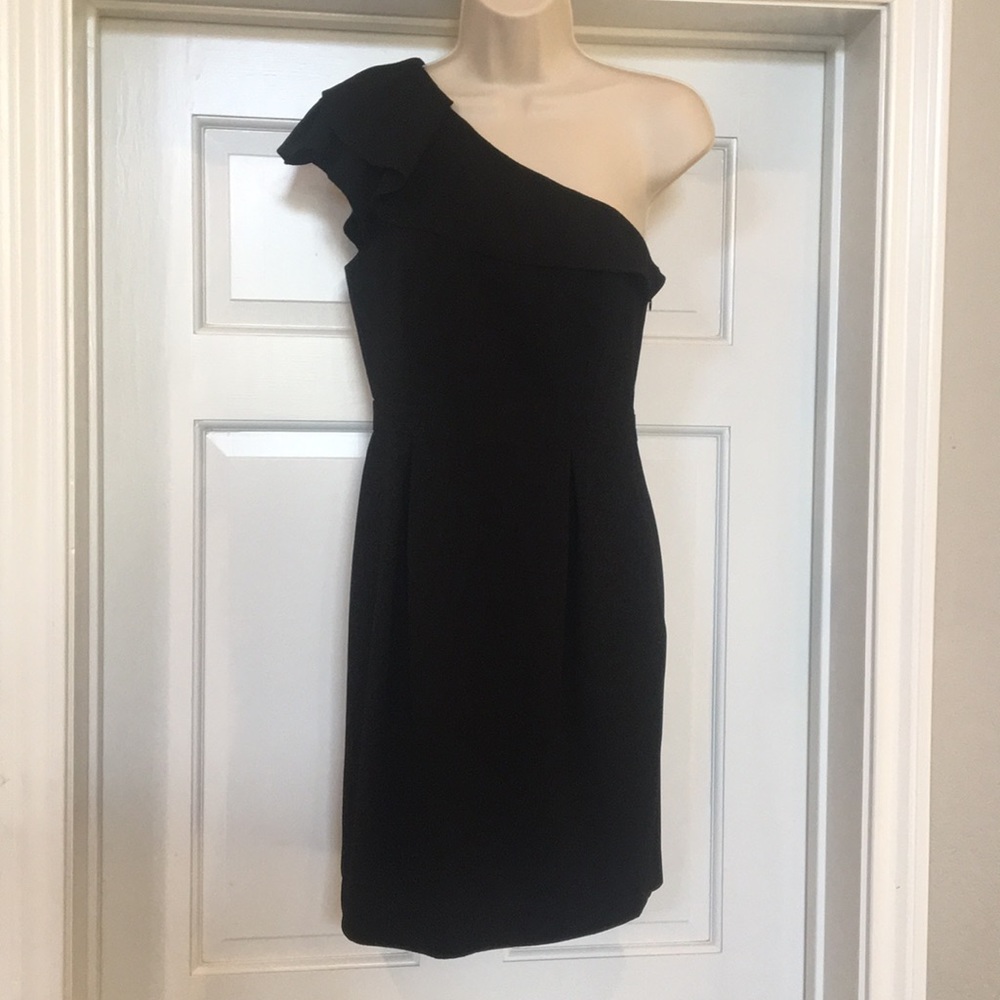 Max and Cleo one shoulder dress size 4 . Black